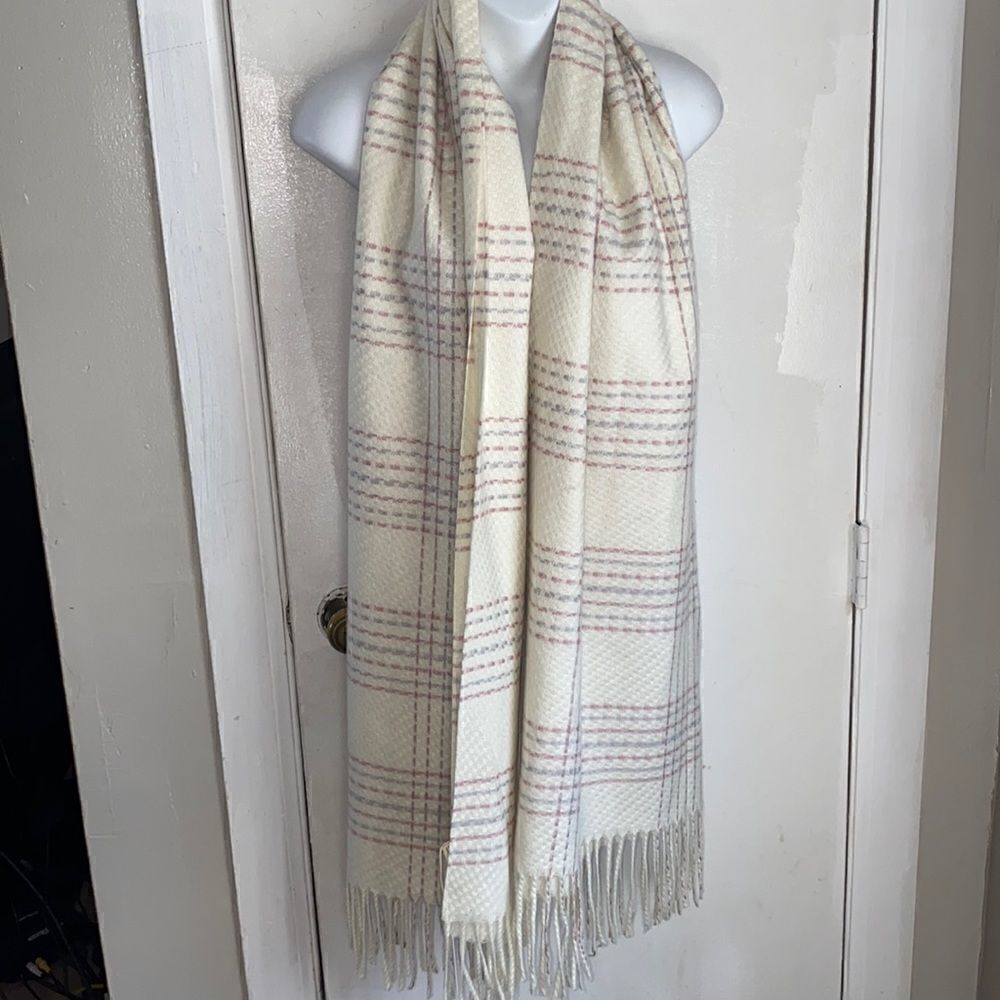 PRETTY PERSUASIONS Scarf Wrap with 4" Fringe NWT